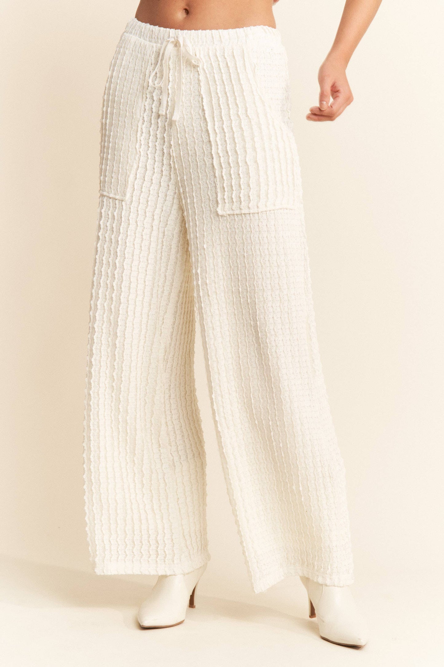Textured Pants With Elastic Waist And Lining