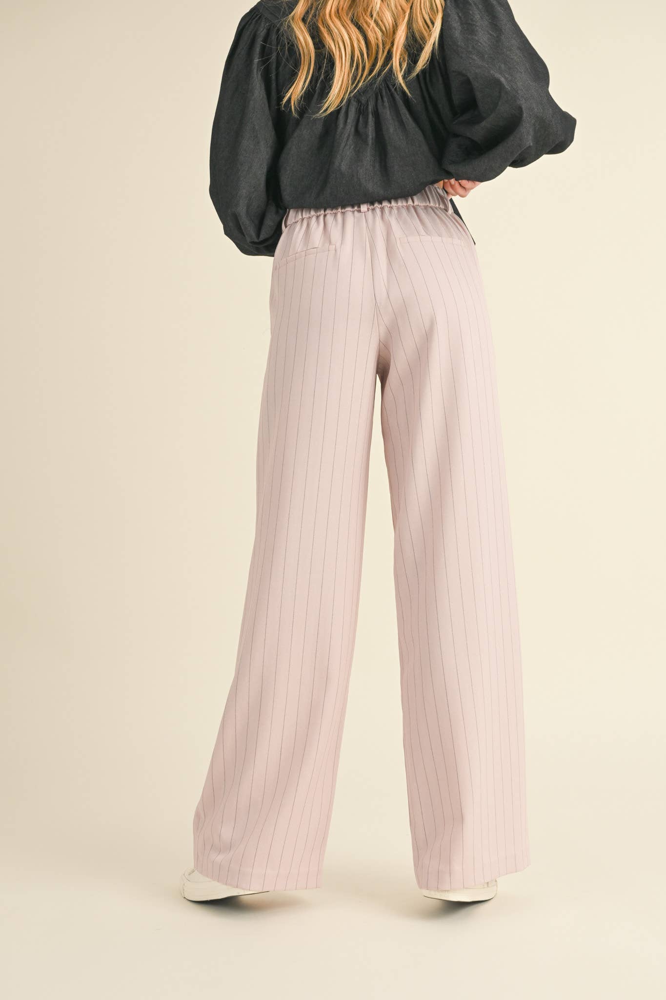 High-Waisted Pinstripe Wide Leg Trousers – Pleated Waist with Pockets & Zip Closure