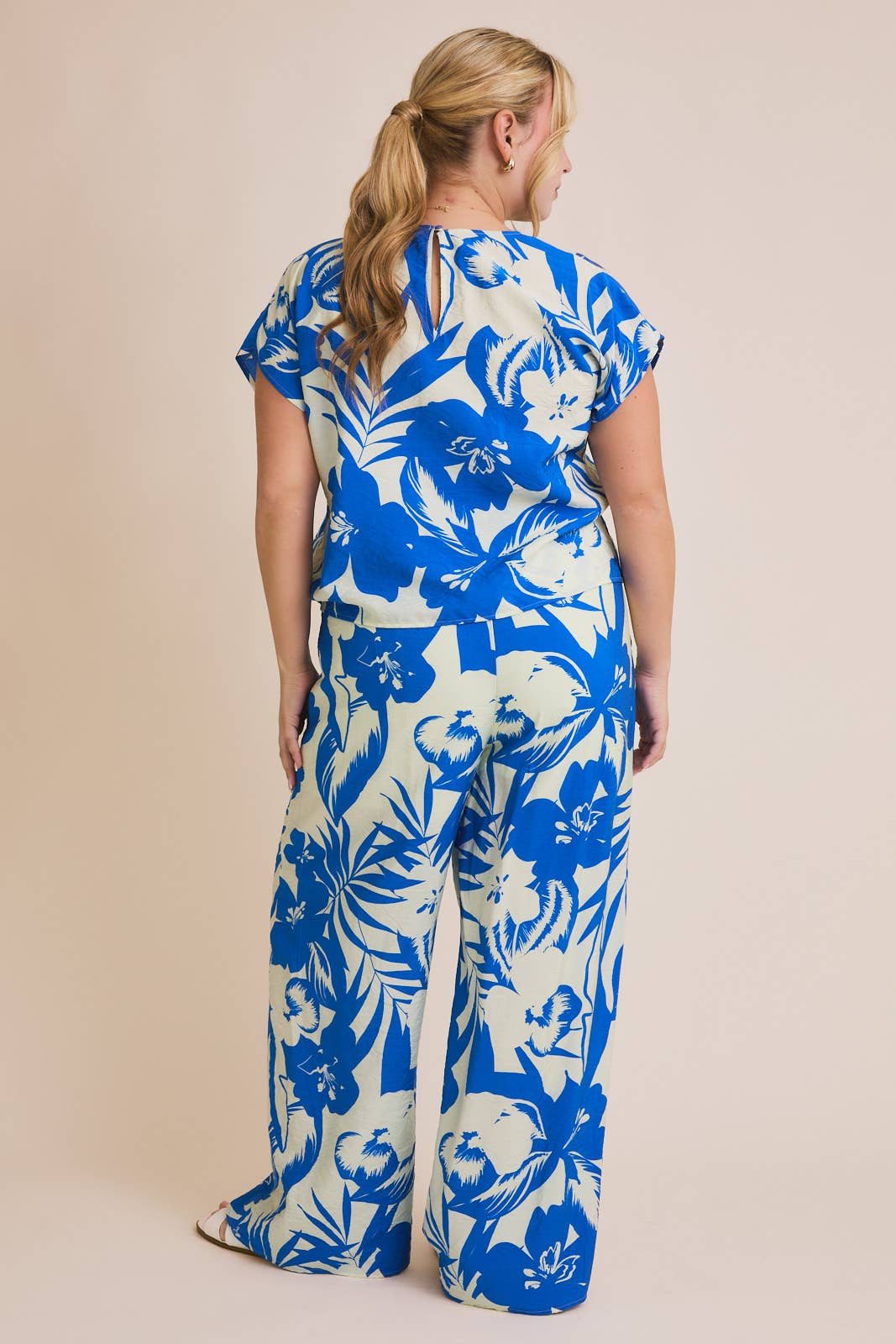 PLUS ROUND NECK SHORT SLEEVE TROPICAL PRINT TOP AND PANTS