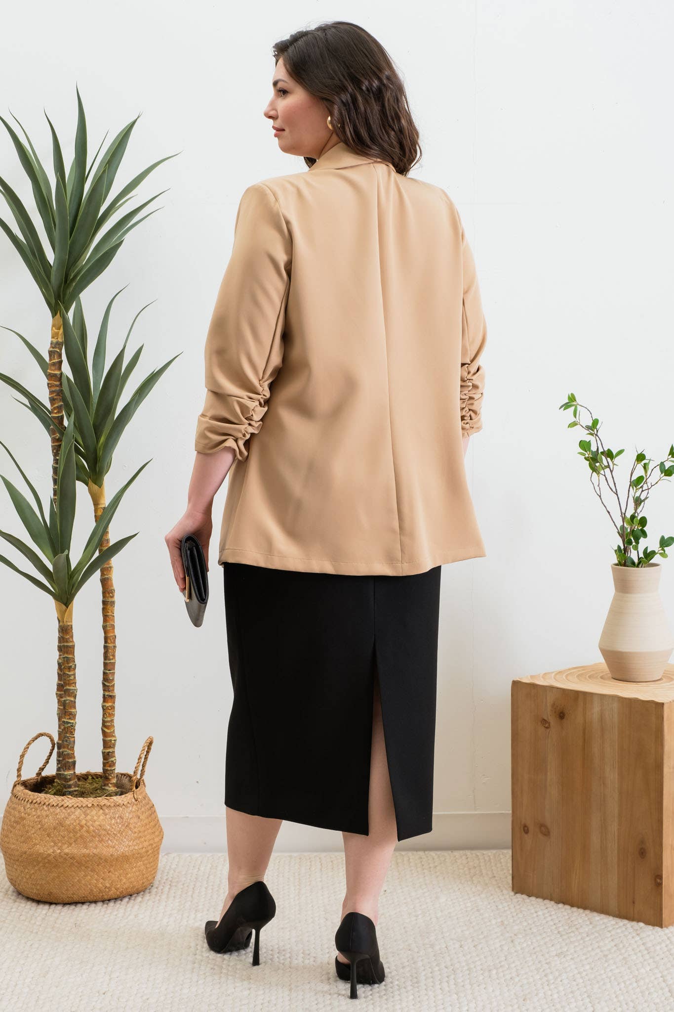 PLUS RUCHED 3/4 SLEEVE SLEEVE BLAZER