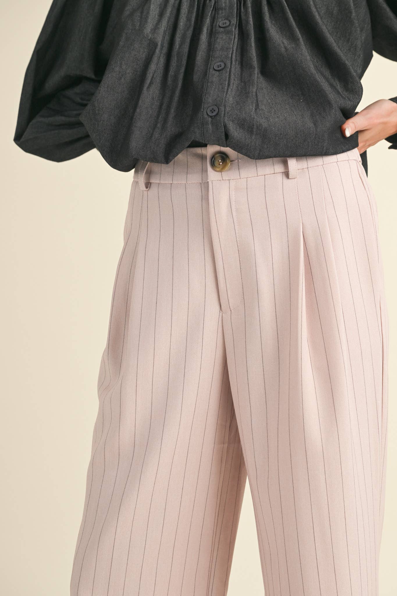 High-Waisted Pinstripe Wide Leg Trousers – Pleated Waist with Pockets & Zip Closure