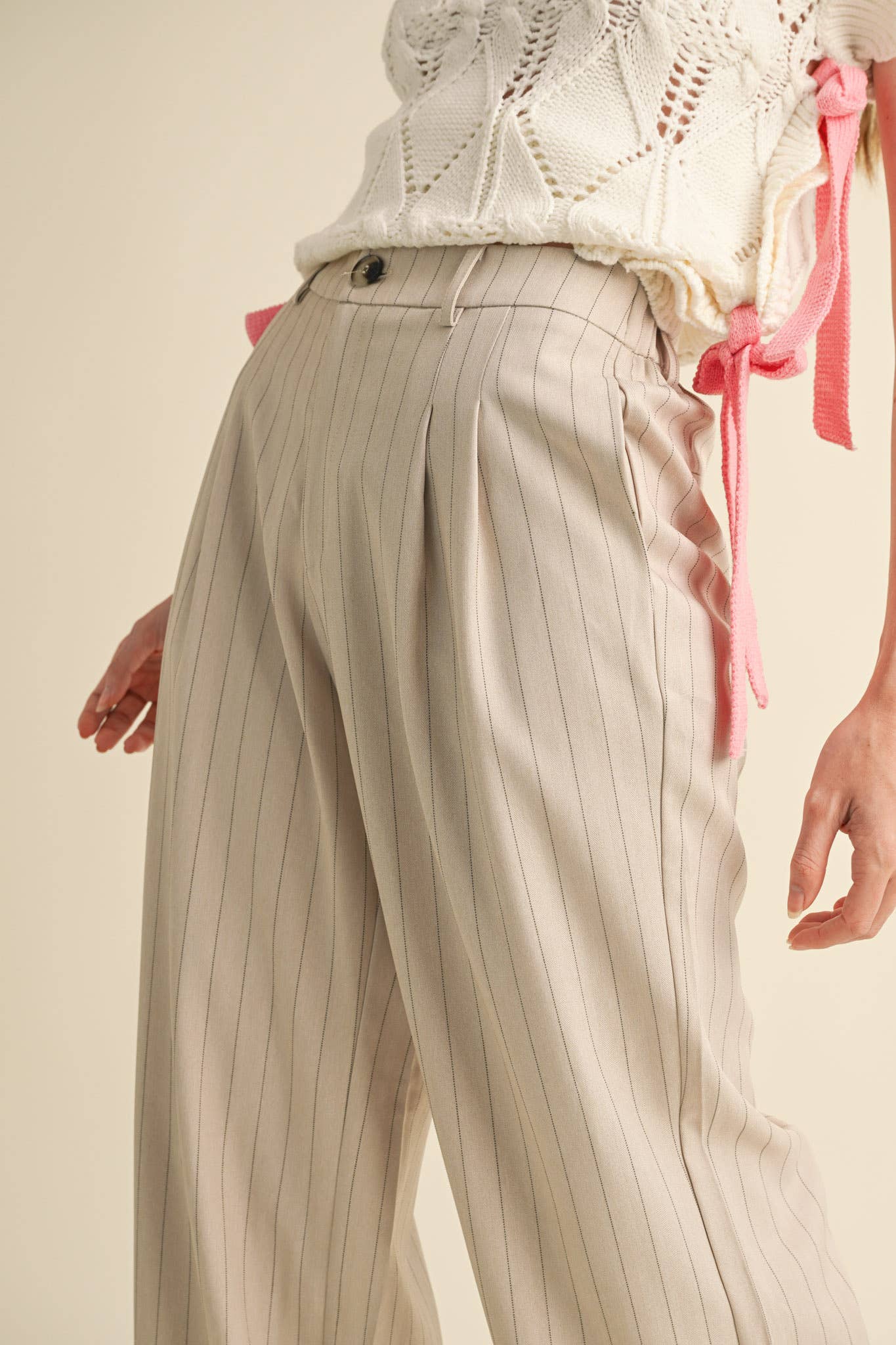 High-Waisted Pinstripe Wide Leg Trousers – Pleated Waist with Pockets & Zip Closure