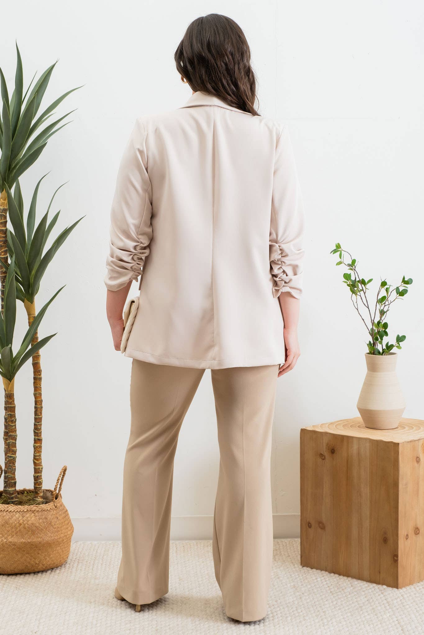 PLUS RUCHED 3/4 SLEEVE SLEEVE BLAZER