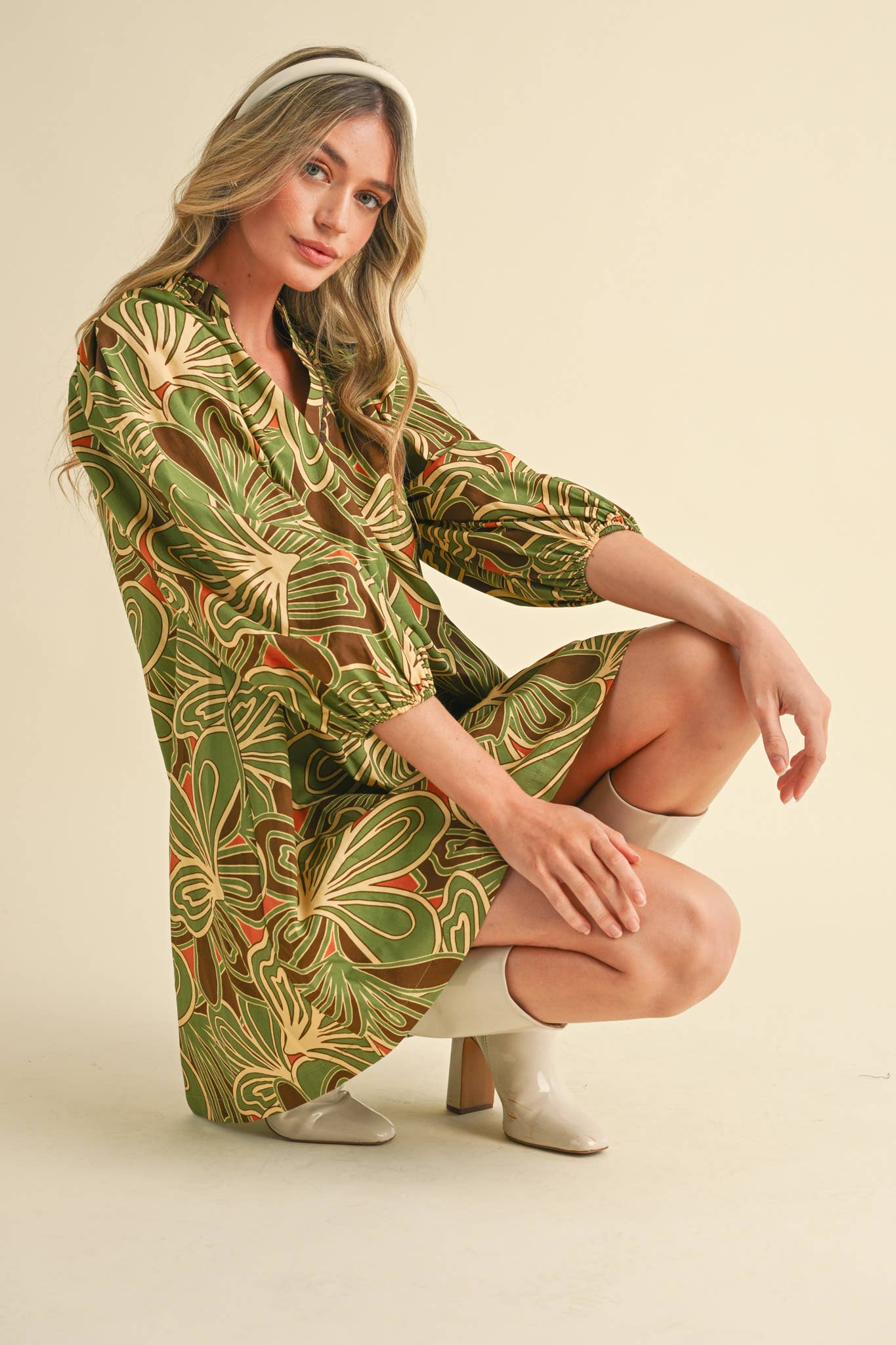 Ruffled V-Neck Mini Dress with Puff Sleeves – Scalloped Trim & A-Line Fit