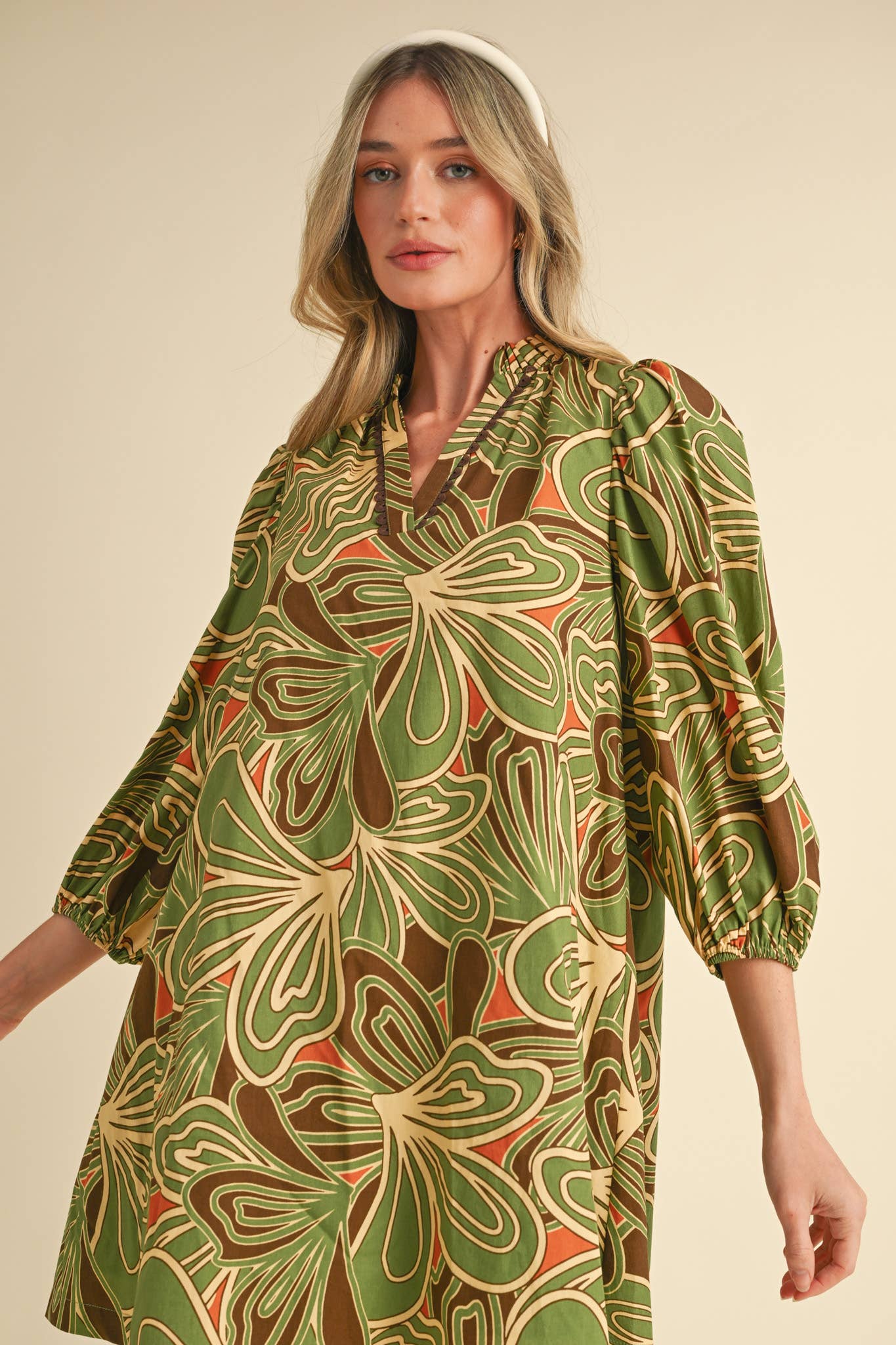 Ruffled V-Neck Mini Dress with Puff Sleeves – Scalloped Trim & A-Line Fit