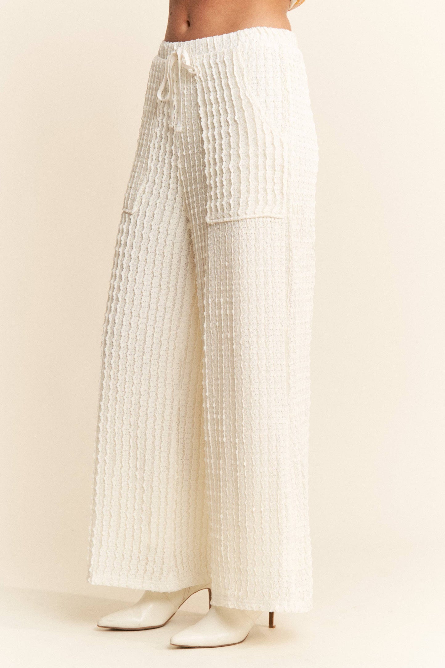 Textured Pants With Elastic Waist And Lining