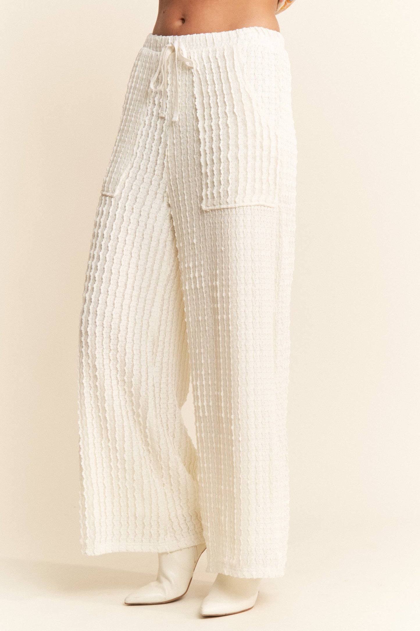 Textured Pants With Elastic Waist And Lining