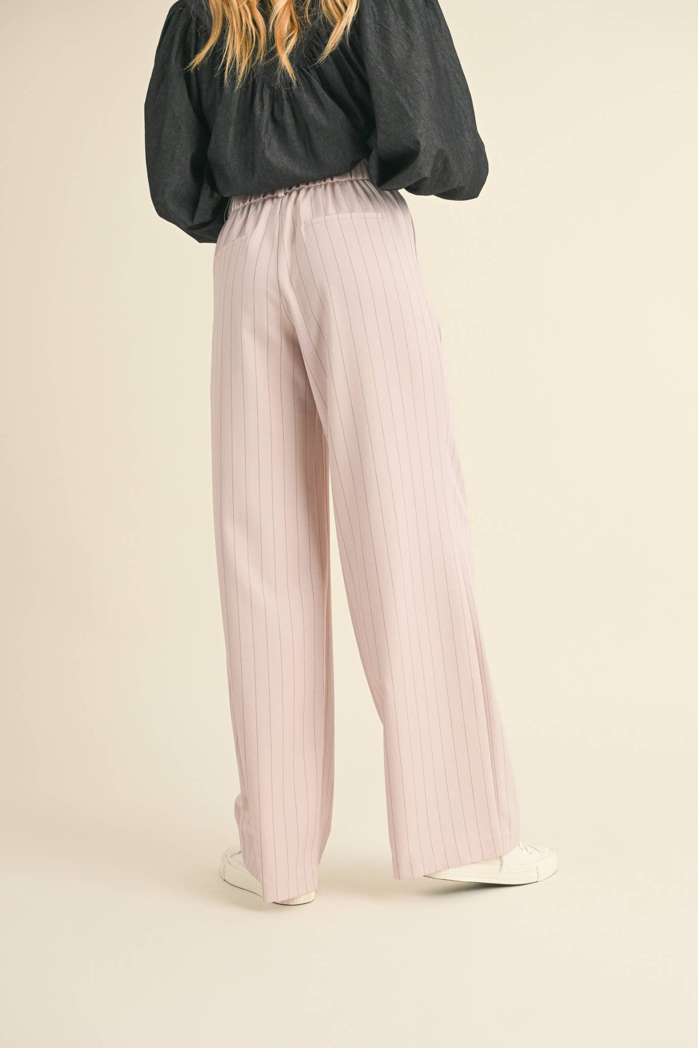 High-Waisted Pinstripe Wide Leg Trousers – Pleated Waist with Pockets & Zip Closure