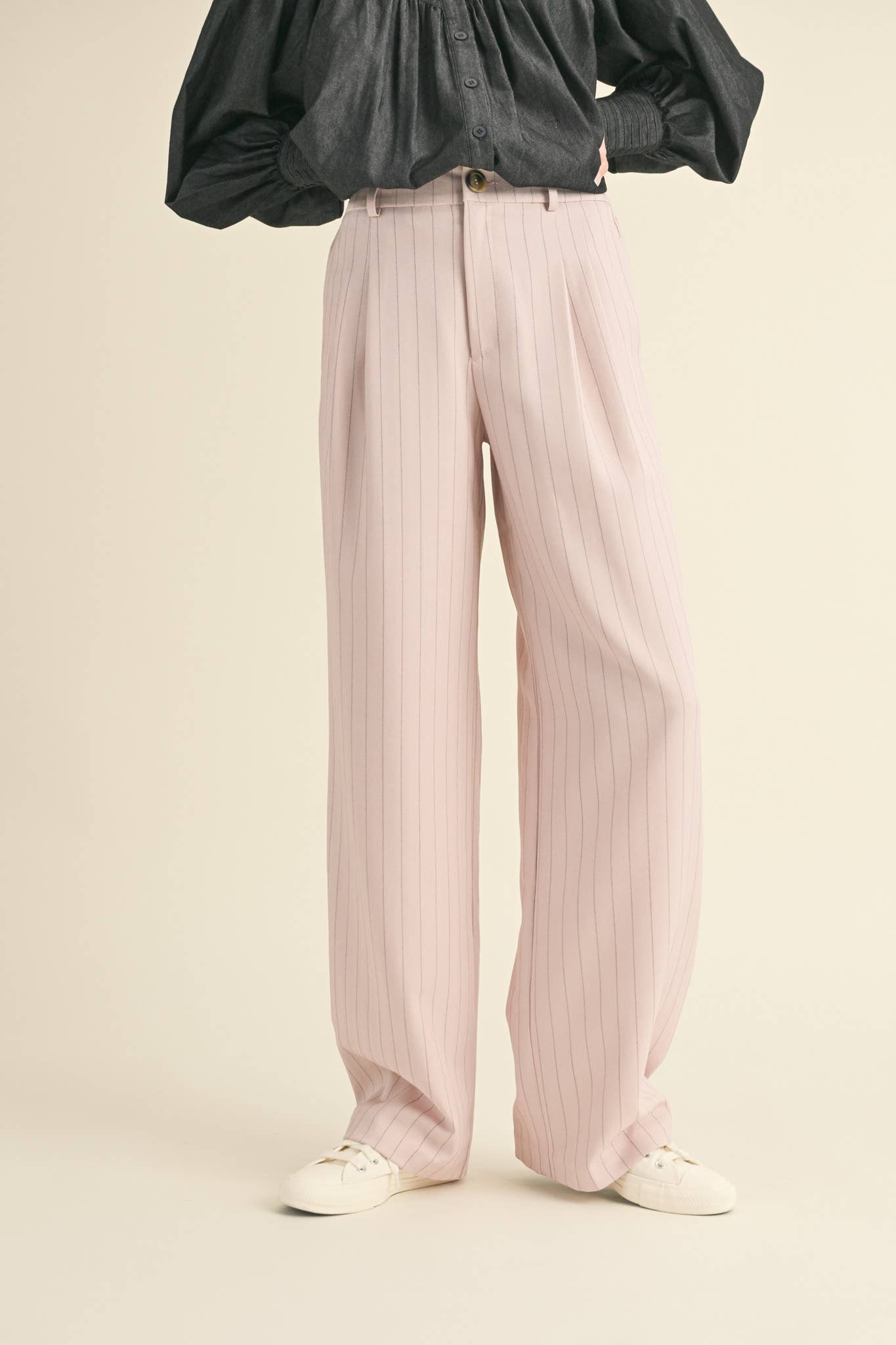 High-Waisted Pinstripe Wide Leg Trousers – Pleated Waist with Pockets & Zip Closure