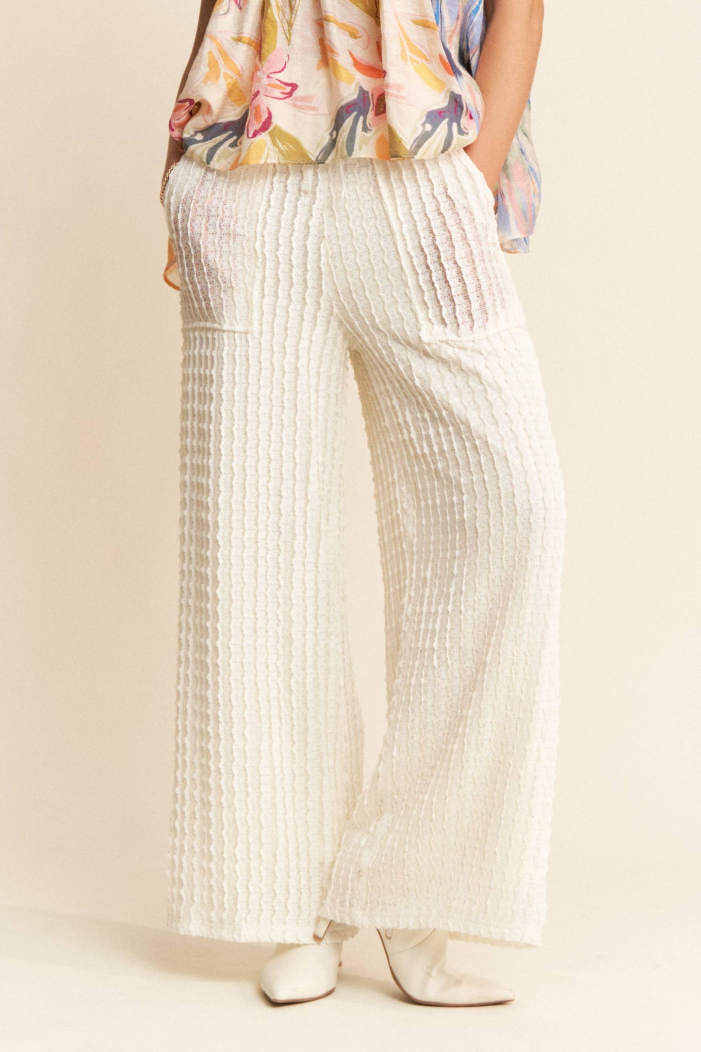 Textured Pants With Elastic Waist And Lining