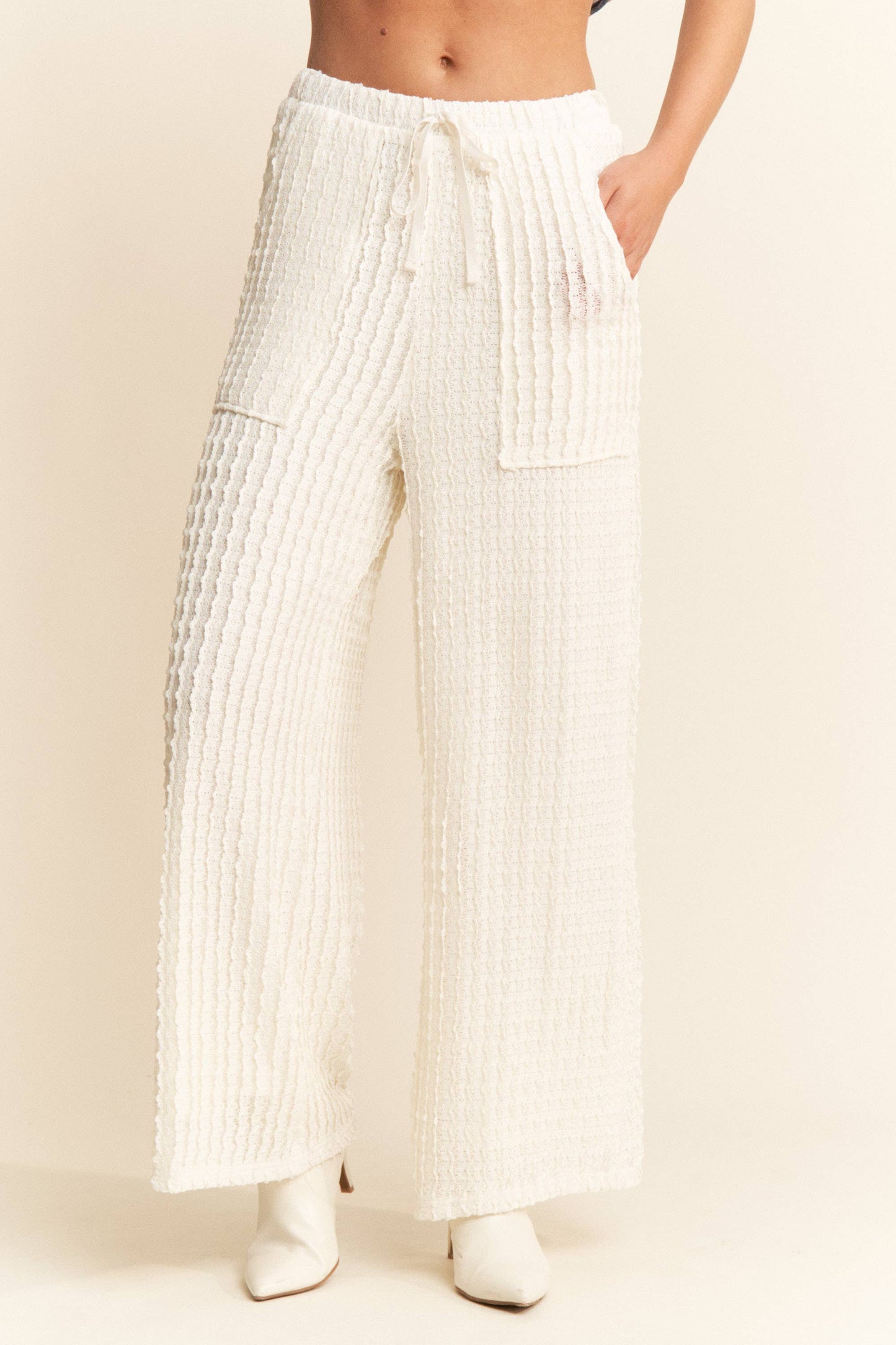Textured Pants With Elastic Waist And Lining