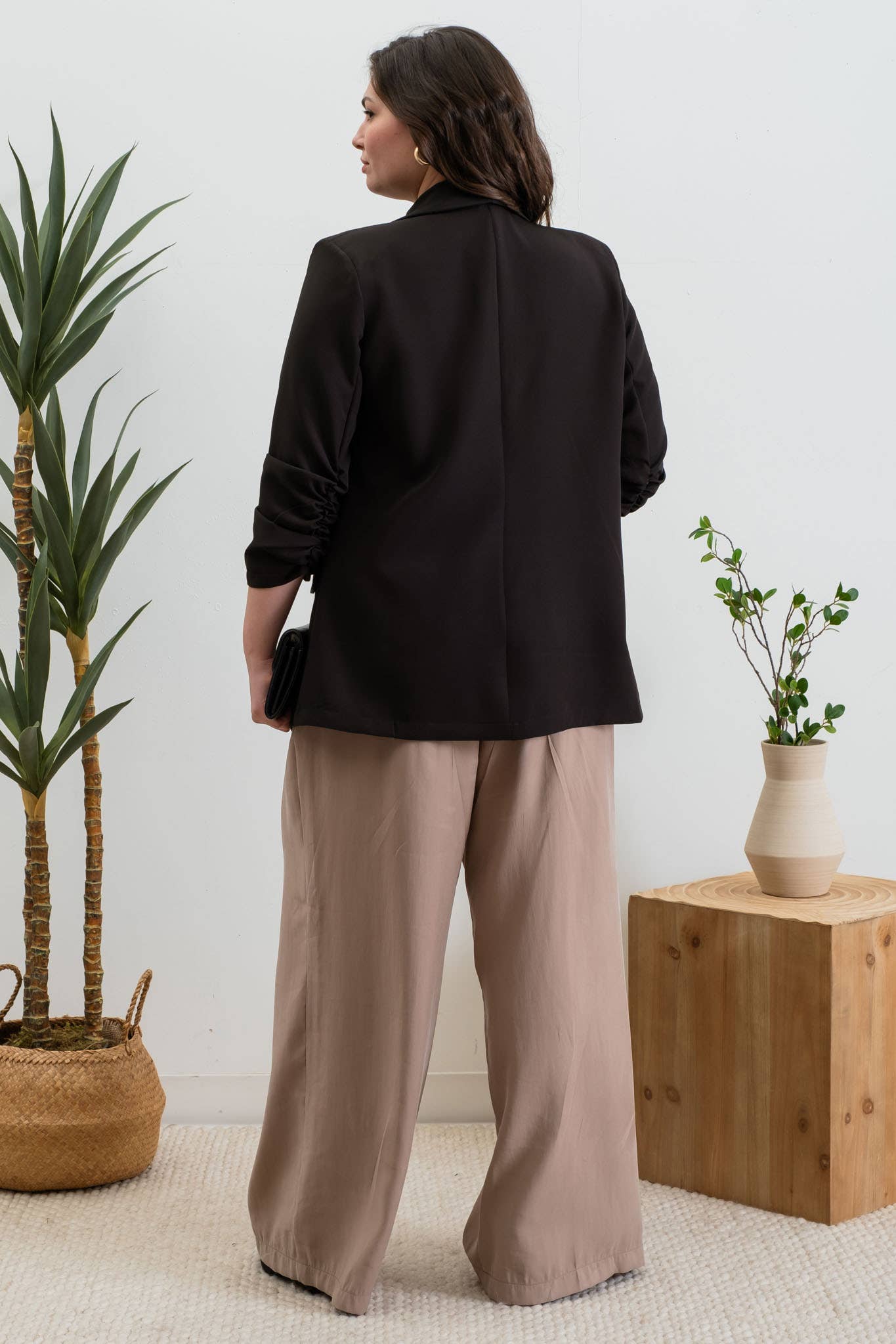 PLUS RUCHED 3/4 SLEEVE SLEEVE BLAZER