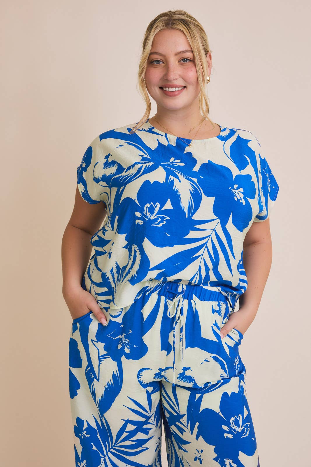 PLUS ROUND NECK SHORT SLEEVE TROPICAL PRINT TOP AND PANTS
